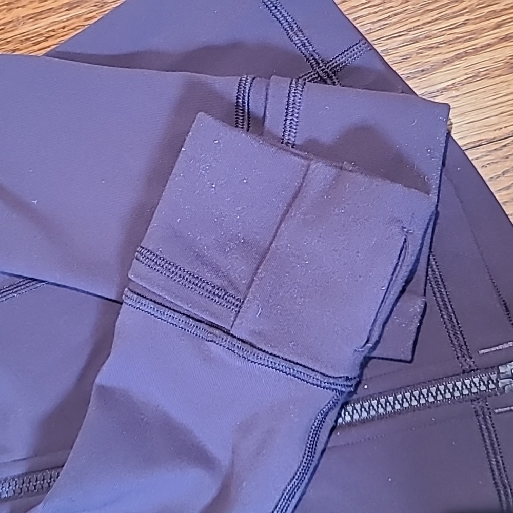 Lululemon Scuba Pullover - Picture 4 of 4